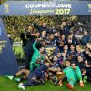 Les joueurs du PSG célébrant leur victoire (4-1) à l'issue de la finale de la Coupe de la Ligue 2017 contre l'AS Monaco au Parc OL à Lyon, le 1er avril 2017. © Cyril Moreau/Bestimage