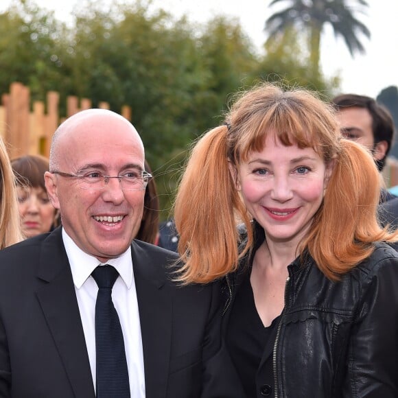 Julie Depardieu, la marraine et présidente du jury du 1er Festival des Jardins de la Côte d'Azur, participe en compagnie d'Eric Ciotti (député et président du Conseil Départemental des Alpes-Maritimes) à l'ouverture du festival. Le département lance son 1er Festival des Jardins de la Côte d'Azur sur le thème de l'éveil des sens". Sur 25 projets réceptionnés, 10 dossiers ont été retenus par un comité de sélection qui leur a attribué une des dix parcelles du territoire des Alpes-Maritimes. Le public pourra ainsi flâner autour de ces dix jardins éphémères de 200 m² installés pendant un mois, du 1er avril au 1er mai 2017, dans les centres-villes parmi les plus beaux sites du département : Le Jardin de la Villa Rothschild à Cannes, le Jardin Biovès à Menton, la Place du Petit Puy et Place de l'Évêché à Grasse, le Jardin Albert 1er sur la Promenade du Paillon à Nice et la Pinède Gould à Antibes-Juan-les-Pins. En parallèle, des animations grand public autour des jardins seront organisées pendant la durée du festival sur tout le département : ateliers d'art floral et de nouvelles techniques de jardinage, dégustations, animations culinaires, stands de professionnels, bourse aux plantes, conférences, expositions, etc... Nice, le 1er avril 2017. © Bruno Bebert/Bestimage