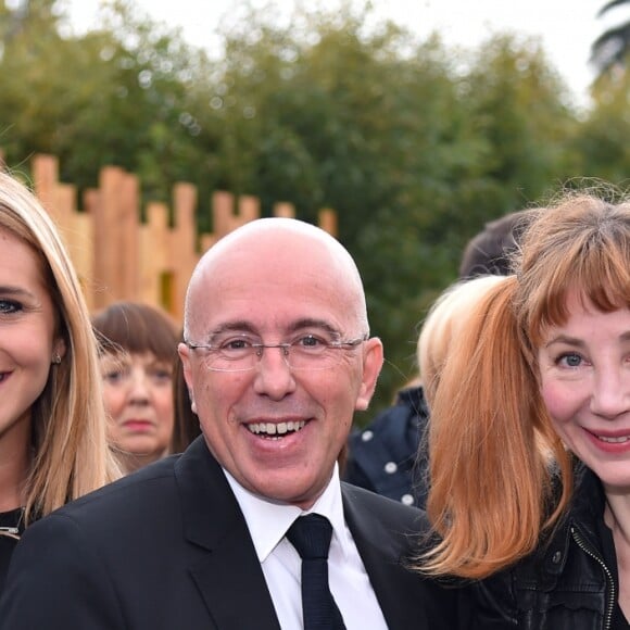 Julie Depardieu, la marraine et présidente du jury du 1er Festival des Jardins de la Côte d'Azur, participe en compagnie d'Eric Ciotti (député et président du Conseil Départemental des Alpes-Maritimes), de Frank Chikli, Alexandra Borchio et Catherine Moreau, à l'ouverture du festival. Le département lance son 1er Festival des Jardins de la Côte d'Azur sur le thème de l'éveil des sens". Sur 25 projets réceptionnés, 10 dossiers ont été retenus par un comité de sélection qui leur a attribué une des dix parcelles du territoire des Alpes-Maritimes. Le public pourra ainsi flâner autour de ces dix jardins éphémères de 200 m² installés pendant un mois, du 1er avril au 1er mai 2017, dans les centres-villes parmi les plus beaux sites du département : Le Jardin de la Villa Rothschild à Cannes, le Jardin Biovès à Menton, la Place du Petit Puy et Place de l'Évêché à Grasse, le Jardin Albert 1er sur la Promenade du Paillon à Nice et la Pinède Gould à Antibes-Juan-les-Pins. En parallèle, des animations grand public autour des jardins seront organisées pendant la durée du festival sur tout le département : ateliers d'art floral et de nouvelles techniques de jardinage, dégustations, animations culinaires, stands de professionnels, bourse aux plantes, conférences, expositions, etc... Nice, le 1er avril 2017. © Bruno Bebert/Bestimage