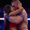 John Cena, superstar du catch, a demandé sa compagne Nikki Bella, diva de la WWE, en mariage sur le ring de WrestleMania 33, le 2 avril 2017 à Orlando en Floride. Et elle a dit oui !