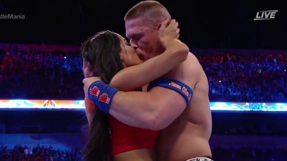 John Cena et Nikki Bella : Le couple superstar fiancé sur le ring à WrestleMania