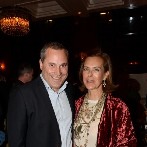 Exclusif - Benjamin Patou (PDG de Moma Group) et Carole Bouquet lors de la soirée d'inauguration (cocktail dînatoire) du nouveau restaurant, méditerranéen, de la salle Pleyel, le Noto, à Paris, France, le 29 mars 2017. Benjamin Patou et Cyril Colbeau-Justin ont su s'entourer des meilleurs pour Noto. L'architecte L. Gonzalez et l'instigateur du projet B. Patou ont entrecroisé leurs inspirations et leurs imaginaires pour créer Noto. Au piano, le chef P. Charvet. © Rachid Bellak/Bestimage