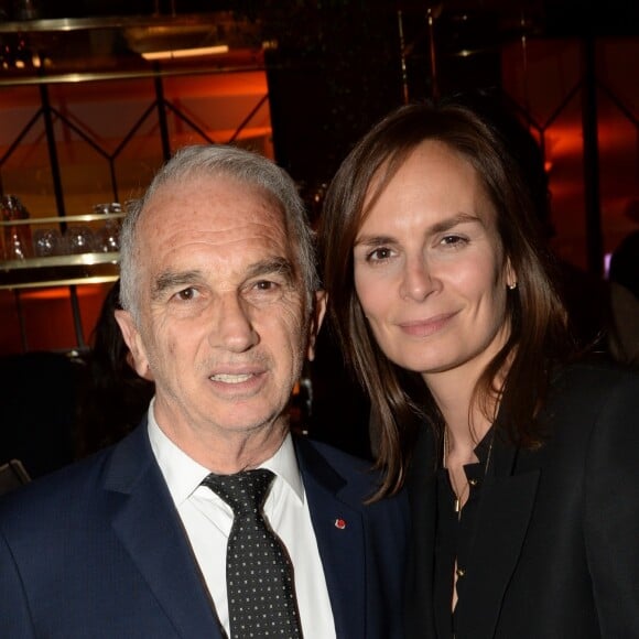 Exclusif - Alain Terzian et sa femme Brune de Margerie lors de la soirée d'inauguration (cocktail dînatoire) du nouveau restaurant, méditerranéen, de la salle Pleyel, le Noto, à Paris, France, le 29 mars 2017. Benjamin Patou et Cyril Colbeau-Justin ont su s'entourer des meilleurs pour Noto. L'architecte L. Gonzalez et l'instigateur du projet B. Patou ont entrecroisé leurs inspirations et leurs imaginaires pour créer Noto. Au piano, le chef P. Charvet. © Rachid Bellak/Bestimage