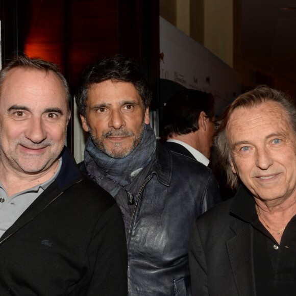 Exclusif - Antoine Duléry, Pascal Elbé et Alexandre Arcady lors de la soirée d'inauguration (cocktail dînatoire) du nouveau restaurant, méditerranéen, de la salle Pleyel, le Noto, à Paris, France, le 29 mars 2017. Benjamin Patou et Cyril Colbeau-Justin ont su s'entourer des meilleurs pour Noto. L'architecte L. Gonzalez et l'instigateur du projet B. Patou ont entrecroisé leurs inspirations et leurs imaginaires pour créer Noto. Au piano, le chef P. Charvet. © Rachid Bellak/Bestimage