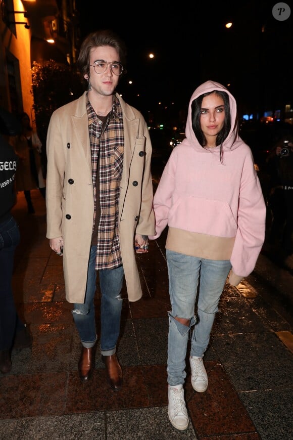 Gabriel-Kane Day-Lewis et Laura Bensadoun arrivant à la soirée de Carine Roitfeld à l'hôtel Four Seasons George V à Paris, le 4 mars 2017.