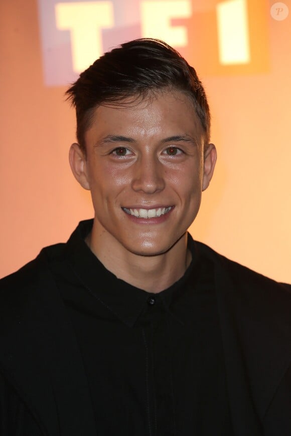Loïc Nottet - Photocall Danse avec les stars 6 devant TF1 à Boulogne-Billancourt, le 7 octobre 2015.