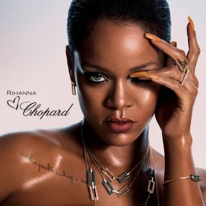 Les collections "Rihanna Loves Chopard", conçue par Rihanna et la co-présidente et directrice artistique de Chopard, Caroline Scheufele, est disponible en pré-commande.