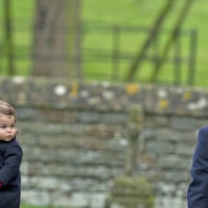 Kate Middleton et le prince William avec leurs enfants le prince George de Cambridge et la princesse Charlotte de Cambridge arrivant à l'église St Mark à Englefield (Berkshire) pour la messe de Noël au matin du 25 décembre 2016. C'est là que sera célébré le 20 mai 2017 le mariage de Pippa Middleton et James Matthews.
