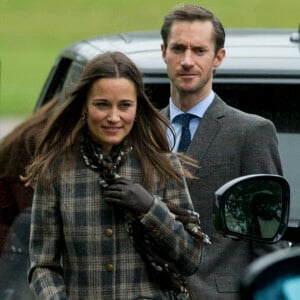 Pippa Middleton et son fiancé James Matthews arrivant à l'église St Mark à Englefield (Berkshire) pour la messe de Noël au matin du 25 décembre 2016.