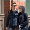 Ryan Reynolds avec sa femme Blake Lively et Jake Gyllenhaal se promènent à New York, le 30 mars 2017.