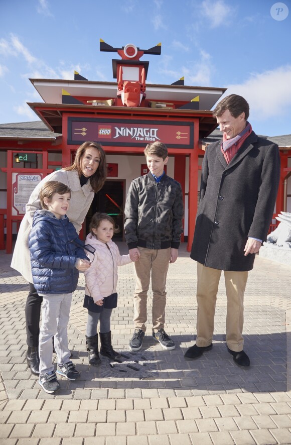 Le prince Joachim, la princesse Marie et leurs enfants, le prince Felix, le prince Henrik et la princesse Athena en visite à Legoland, Danemark le 19 Mars 2016.
