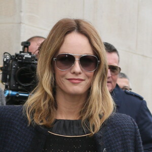 Vanessa Paradis - Arrivées au défilé de mode prêt-à-porter automne-hiver 2017/2018 "Chanel" au Grand Palais à Paris. Le 7 mars 2017 © CVS-Veeren / Bestimage