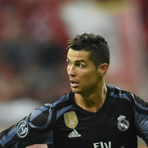 Cristiano Ronaldo lors du quart de finale aller de Ligue des Champions entre le Bayern Munich et le Real Madrid à l'Allianz Arena de Munich le 12 avril 2017.