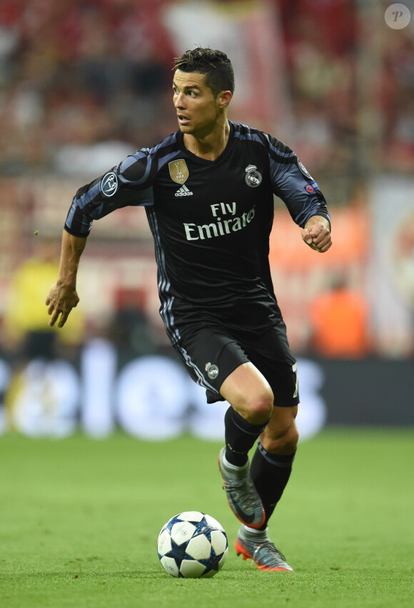 Cristiano Ronaldo lors du quart de finale aller de Ligue des Champions entre le Bayern Munich et le Real Madrid à l'Allianz Arena de Munich le 12 avril 2017.