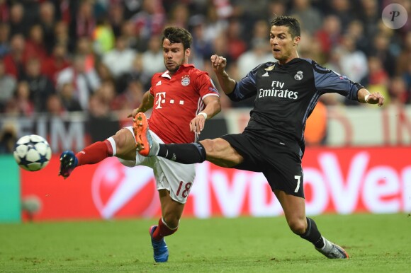 Cristiano Ronaldo lors du quart de finale aller de Ligue des Champions entre le Bayern Munich et le Real Madrid à l'Allianz Arena de Munich le 12 avril 2017.