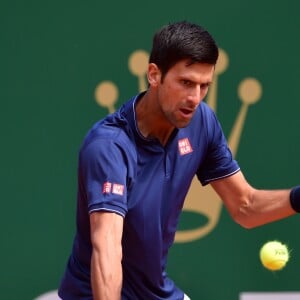 Novak Djokovic a battu G. Simon lors du Monte Carlo Rolex Masters 2017 sur le court Rainier III du Monte Carlo Country Club à Roquebrune-Cap-Martin, le 18 avril 2017.