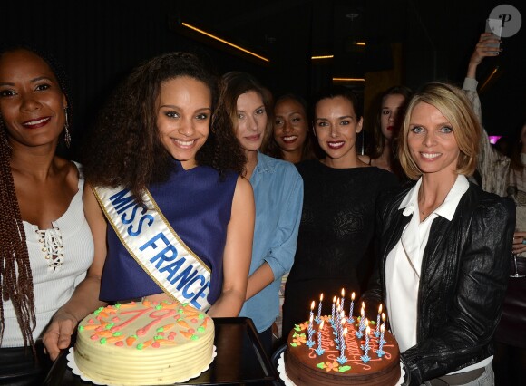 Corinne Coman (Miss France 2003), Alicia Aylies (Miss France 2017), Camille Cerf (Miss France 2015), Marine Lorphelin (Miss France 2013) et Sylvie Tellier - Alicia Aylies (Miss France 2017) fête ses 19 ans au BAM Karaoke Box Richer à Paris le 18 avril 2017.