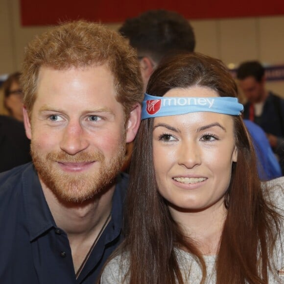 Le Prince Harry a inauguré la "Virgin Money London Marathon Expo" au centre sportif ExCel à Londres, le 19 avril 2017.