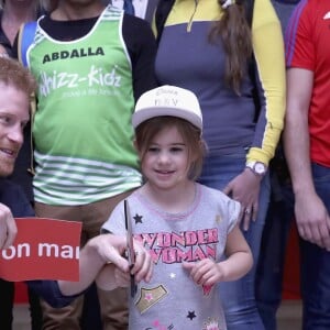 Le Prince Harry a inauguré la "Virgin Money London Marathon Expo" au centre sportif ExCel à Londres, le 19 avril 2017.