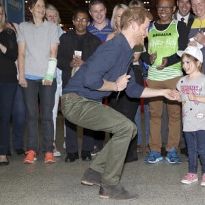 Le Prince Harry a inauguré la "Virgin Money London Marathon Expo" au centre sportif ExCel à Londres, le 19 avril 2017.