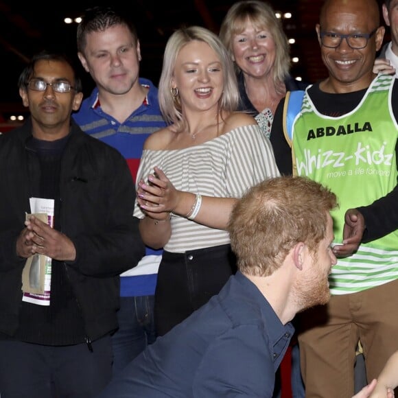 Le Prince Harry a inauguré la "Virgin Money London Marathon Expo" au centre sportif ExCel à Londres, le 19 avril 2017.