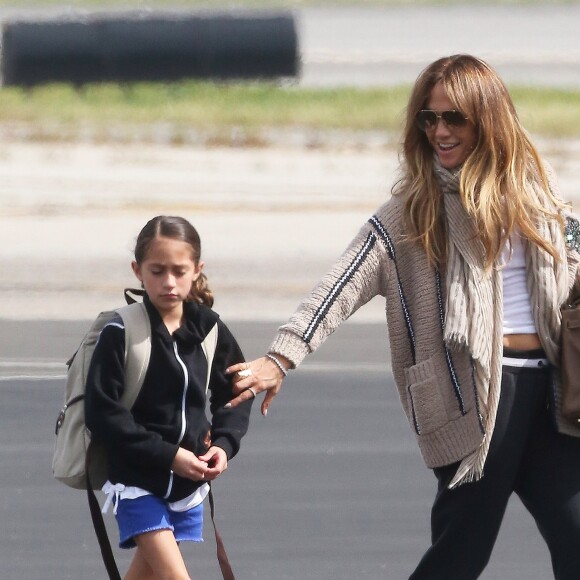 Jennifer Lopez avec sa fille Emme à Los Angeles le 10 mars 2017.