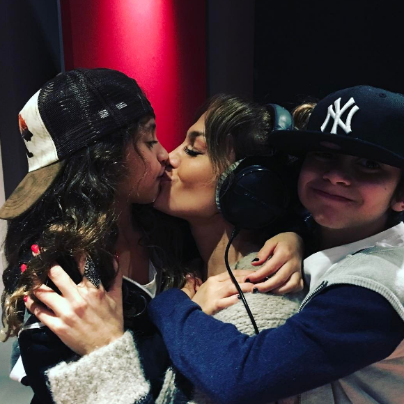 Jennifer Lopez avec ses jumeaux Emme et Max (9 ans).