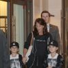 Exclusif - Nelson et Eddy, les jumeaux de Céline Dion quittent l'hôtel Royal Monceau le 9 juillet 2016.
