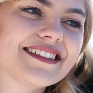 Louane Emera posant pour le photocall du film d'animation ''Sahara'' lors du 20ème Festival du film de comédie à l'Alpe d'Huez, le 18 janvier 2017. © Dominique Jacovides/Bestimage