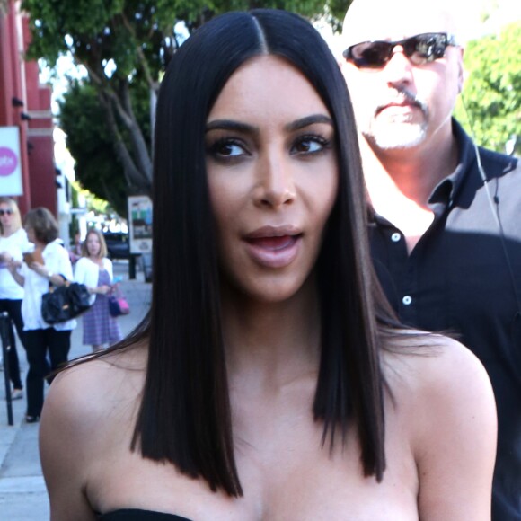 Kim Kardashian est allée déjeuner à Beverly Hills, le 30 mars 2017.