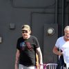 Exclusif - Johnny Hallyday a déjeuné au restaurant 26 Beach à Venice avec son ami Jean-Claude Darmon et son manager Sébastien Farran, le 22 avril 2017 à Los Angeles.