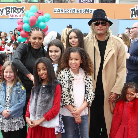 Mel B, Stephen Belafonte à la Première du film " The Angry Birds " à Westwood Los angeles, le 07 mai 2016