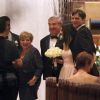 Elvira, Mark et Mila Kunis avec Ashton Kutcher assistent au mariage du frère aîné de Mila, Michael, avec la danseuse Alexandra Blacker en Floride le 7 décembre 2013