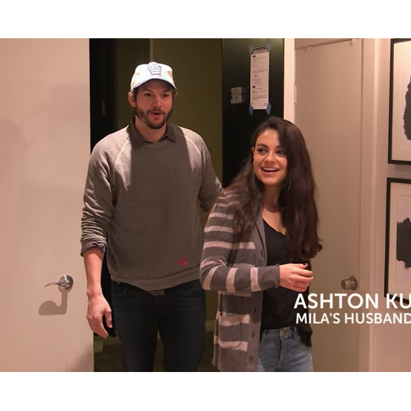 Ashton Kutcher et Mila Kunis dans une vidéo tournée fin 2016 pour le site déco "Houzz". L'actrice américaine avait fait la surprise de redécorer entièrement l'appartement de ses parents, Elvira et Mark Kunis.