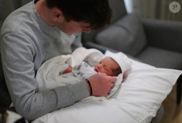 Jack Keating, le fils aîné de Ronan Keating, pose avec son petit frère sur Instagram le 27 avril 2017.