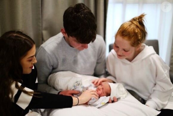 Marie Keating, la fille de Ronan Keating, annonce la naissance de son petit frère sur Instagram le 27 avril 2017.
