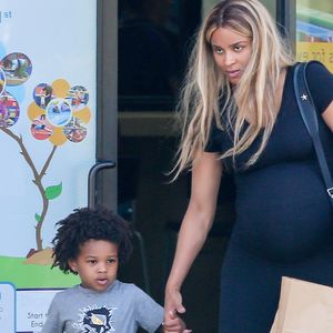 Exclusif - La chanteuse Ciara, très enceinte, emmène son fils Future Zahir à un cours de gym pour enfants à Culver City, Los Angeles, le 4 avril 2017.