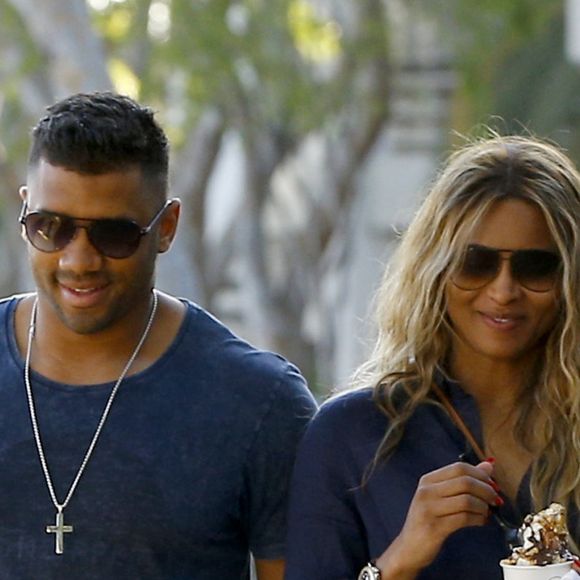 Russell Wilson et sa femme Ciara, enceinte, font du shopping à West Hollywood le 11 mars 2017.
