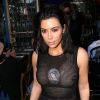 Kim Kardashian quitte les studios d'enregistrement à Los Angeles le 20 avril 2017.