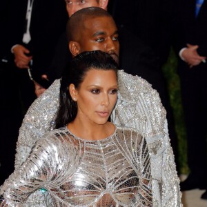 Kim Kardashian et son mari Kanye West (lentilles de contact bleues) à la Soirée Costume Institute Benefit Gala 2016 (Met Ball) sur le thème de "Manus x Machina" au Metropolitan Museum of Art à New York, le 2 mai 2016. © Charles Guerin/Bestimage