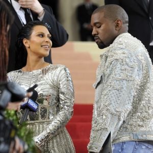 Kim Kardashian West et son mari Kanye West à la Soirée Costume Institute Benefit Gala 2016 (Met Ball) sur le thème de "Manus x Machina" au Metropolitan Museum of Art à New York, le 2 mai 2016. © Future-Image via ZUMA Wire/Bestimage
