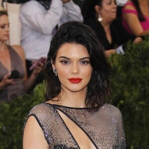 Kendall Jenner, habillée d'une robe La Perla et chaussée de souliers Christian Louboutin - Met Gala 2017, exposition "Rei Kawakubo/Comme des Garçons: Art Of The In-Between" au Metropolitan Museum of Art. New York, le 1er mai 2017.