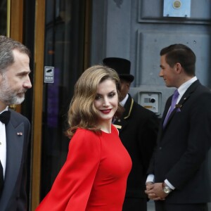 La reine Letizia d'Espagne quitte son hôtel à La Haye, pour une soirée privée pour le cinquantième anniversaire du roi Willem-Alexander des Pays-Bas, le 29 avril 2017