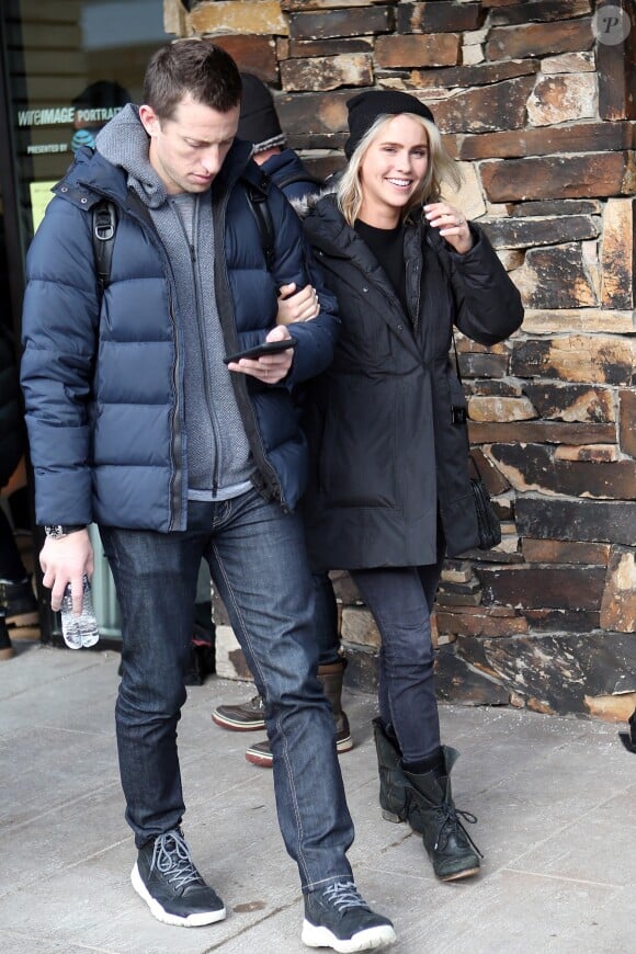 Claire Holt et son mari Matt Kaplan se baladent à Park City lors du Sundance Film Festival 2017 en Utah, le 20 janvier 2017