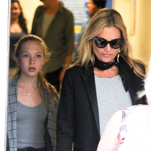 Kate Moss et sa fille Lila Grace à Londres le 10 août 2015.
