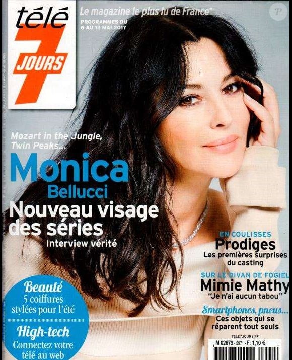 Monica Bellucci en couverture du magazine Télé 7 Jours daté du 6 mai 2017.