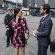 La princesse Sofia, enceinte et vêtue d'une robe &amp; other stories, et le prince Carl Philip de Suède prenaient part le 7 mai 2017 au premier jour du 1er Forum mondial anti-harcèlement (World Anti-Bullying Forum) au Mall of Scandinavia à Stockholm. 