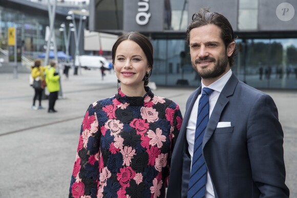 La princesse Sofia, enceinte, et le prince Carl Philip de Suède prenaient part le 7 mai 2017 au premier jour du 1er Forum mondial anti-harcèlement (World Anti-Bullying Forum) au Mall of Scandinavia à Stockholm.