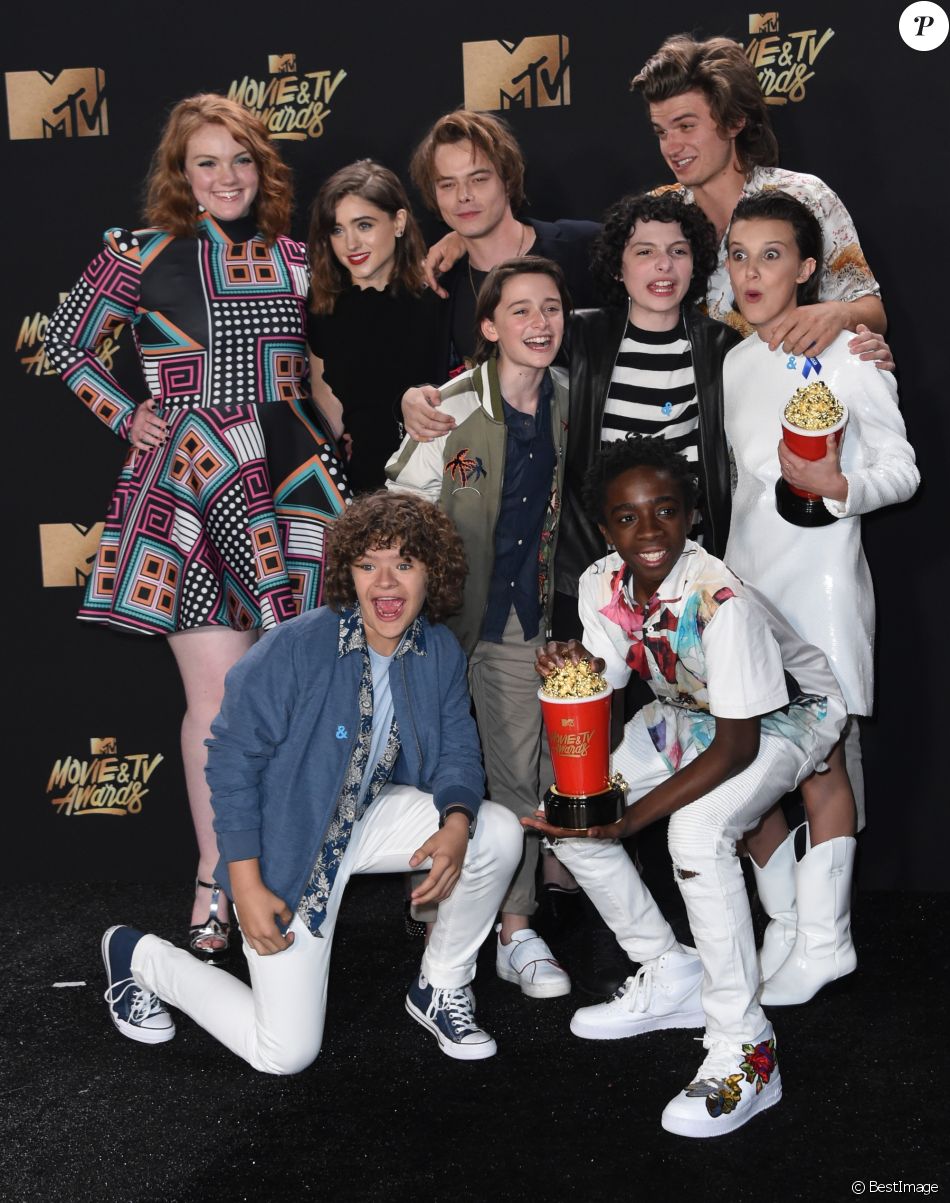 Millie Bobby Brown Film Et Serie Millie Bobby Brown et toute l'équipe de la série 'Stranger Things' au