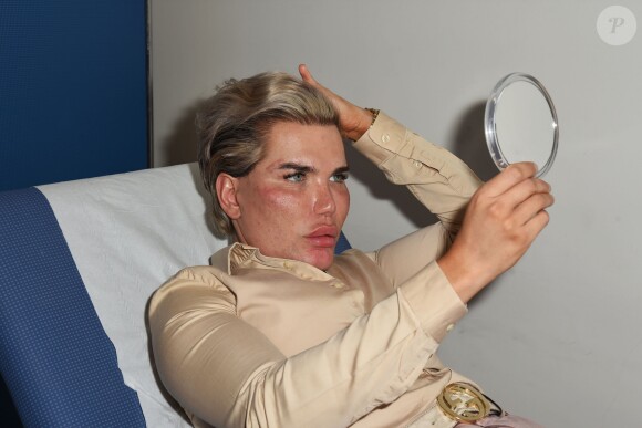 Rodrigo Alves se fait opérer par le Dr Deniz Kanliada à Londres le 10 avril 2017